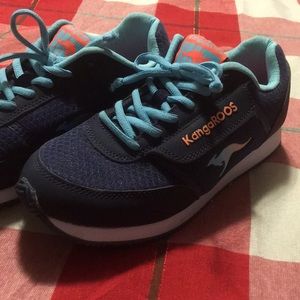 Teal Blue KangaROOS 7.5
